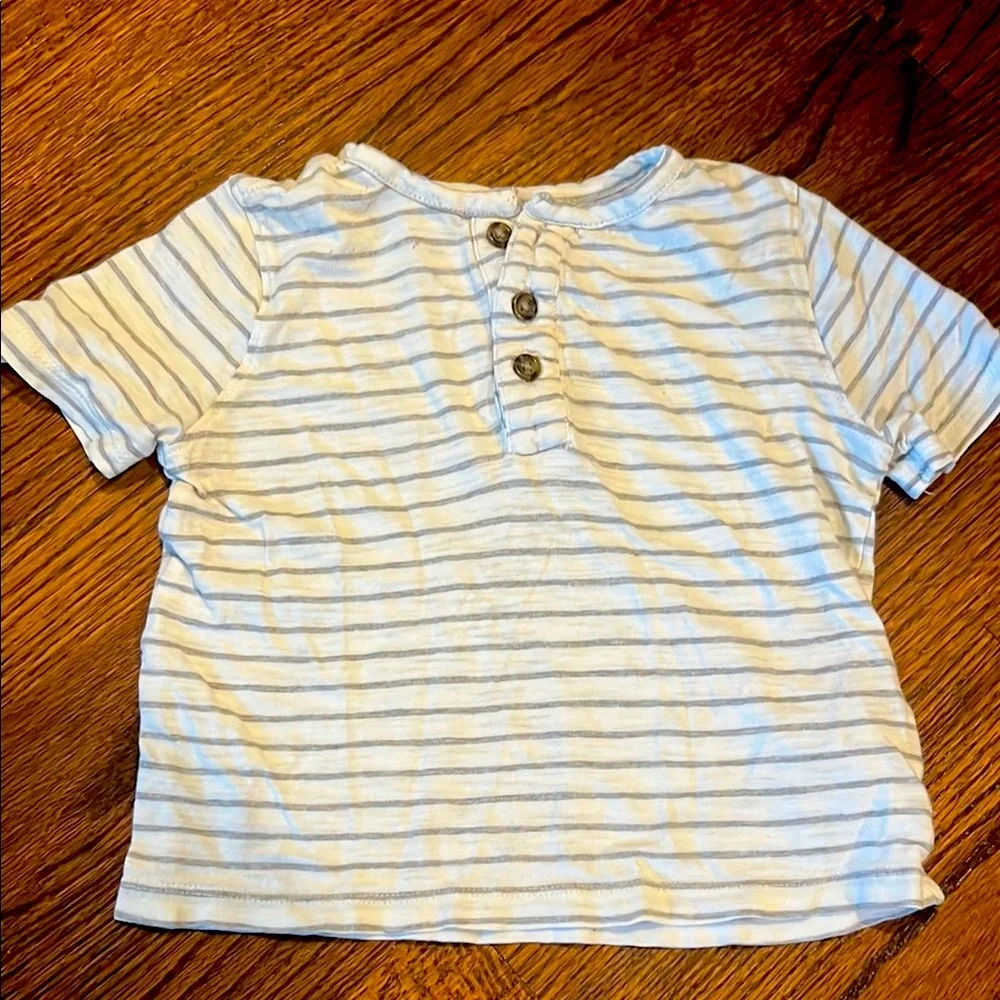 Bundle of Old Navy Short Sleeve Henley Tee Set in Blue and Grey